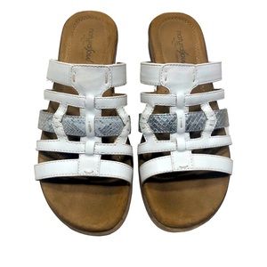 Natural Soul all thru comfort White Sandals